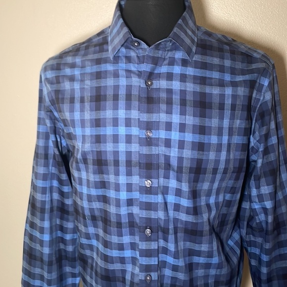 Untuckit Long Sleeve Button Down Shirt Size Large - Picture 2 of 7